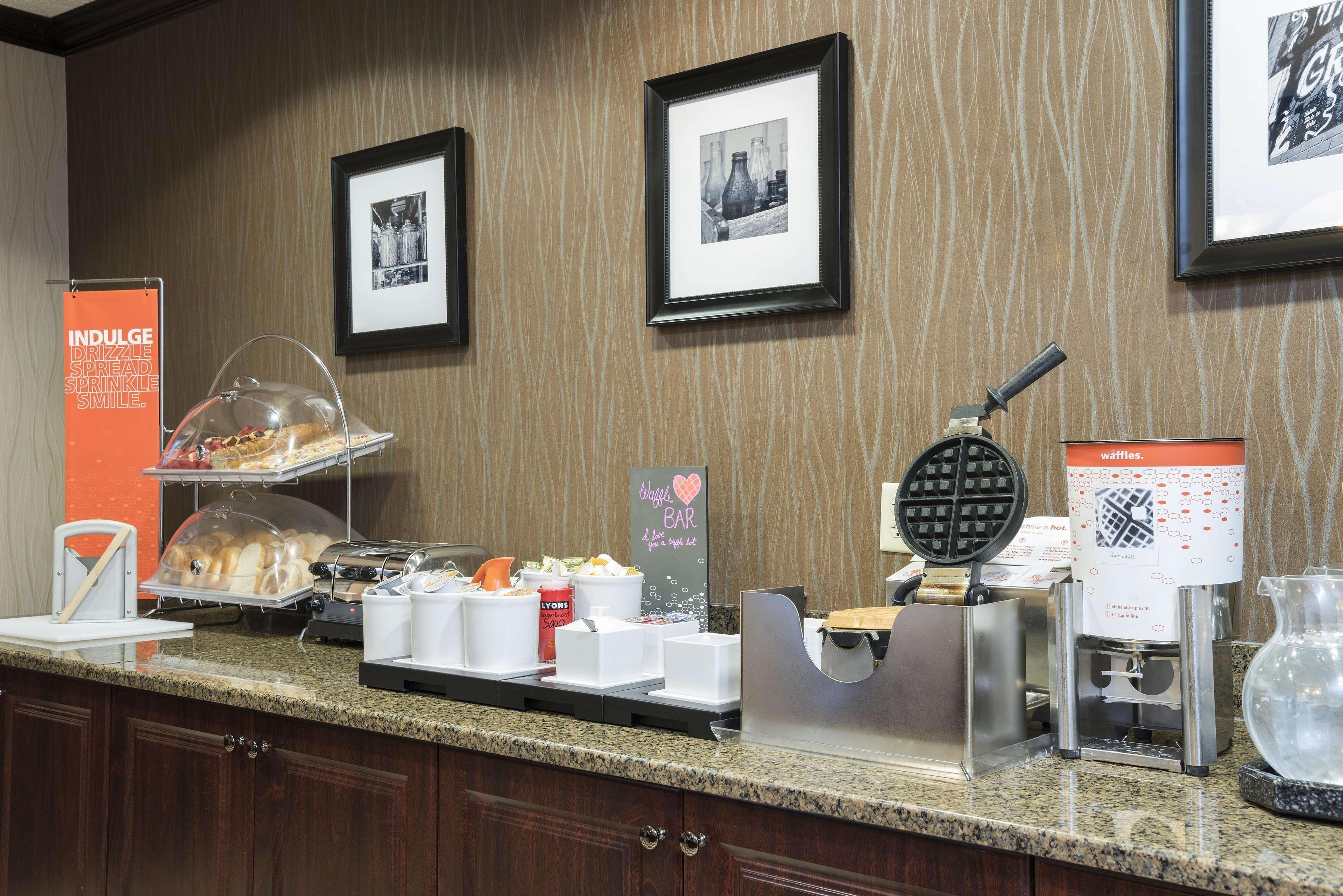 Clinton Township Hampton Inn Detroit Roseville מראה חיצוני תמונה