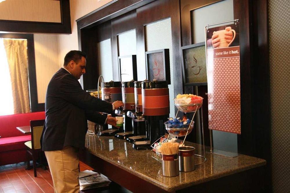 Clinton Township Hampton Inn Detroit Roseville מסעדה תמונה