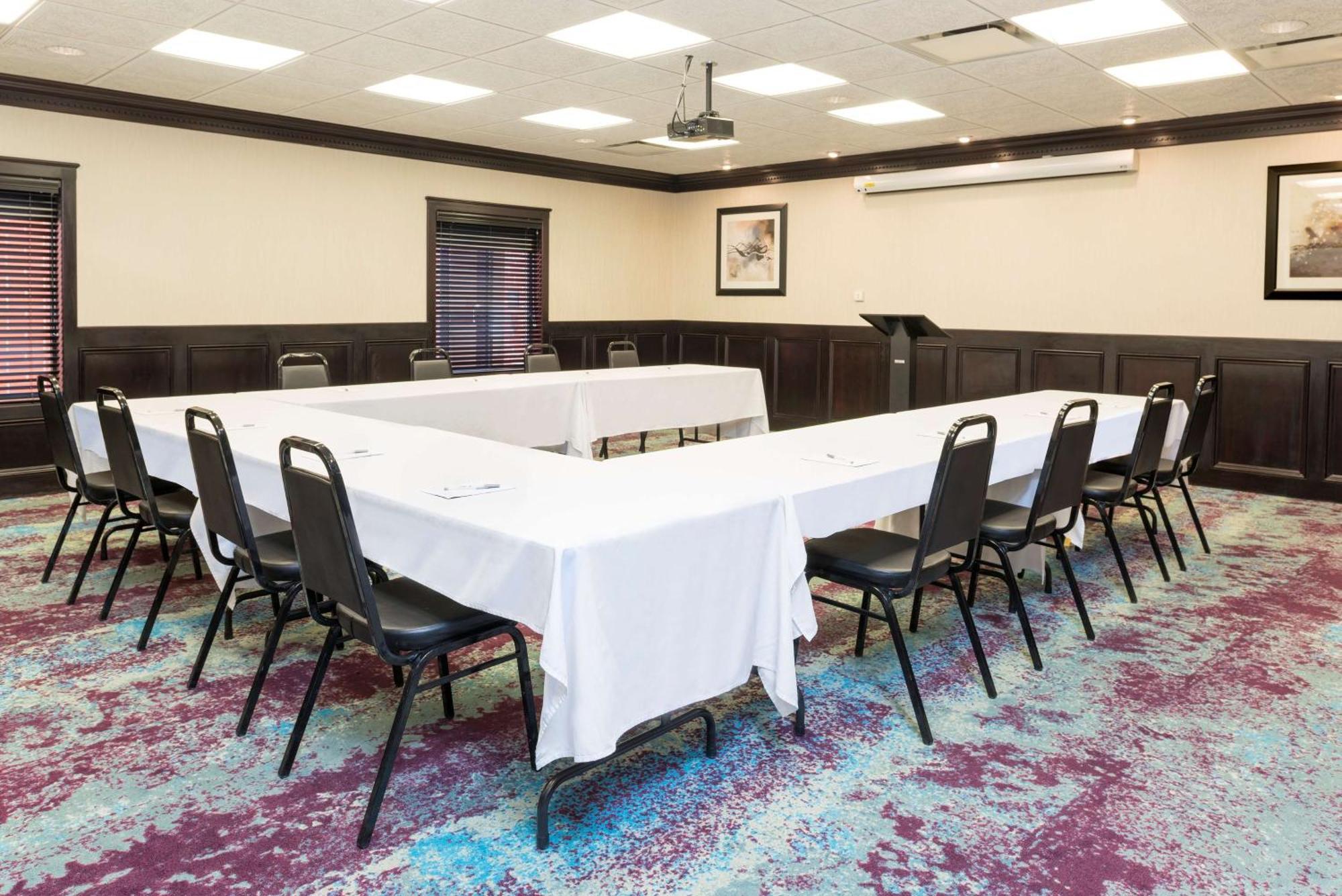 Clinton Township Hampton Inn Detroit Roseville מראה חיצוני תמונה