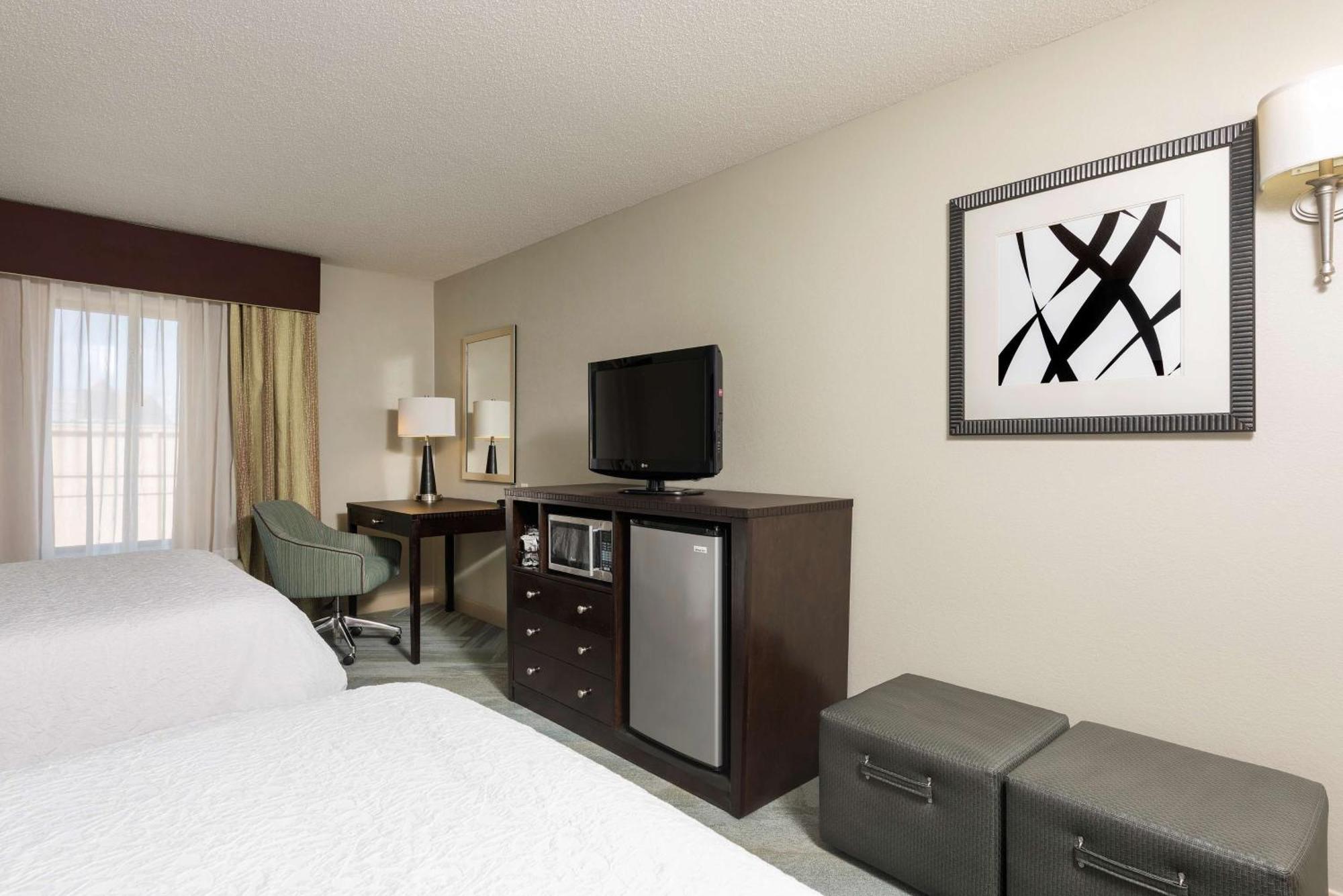 Clinton Township Hampton Inn Detroit Roseville מראה חיצוני תמונה