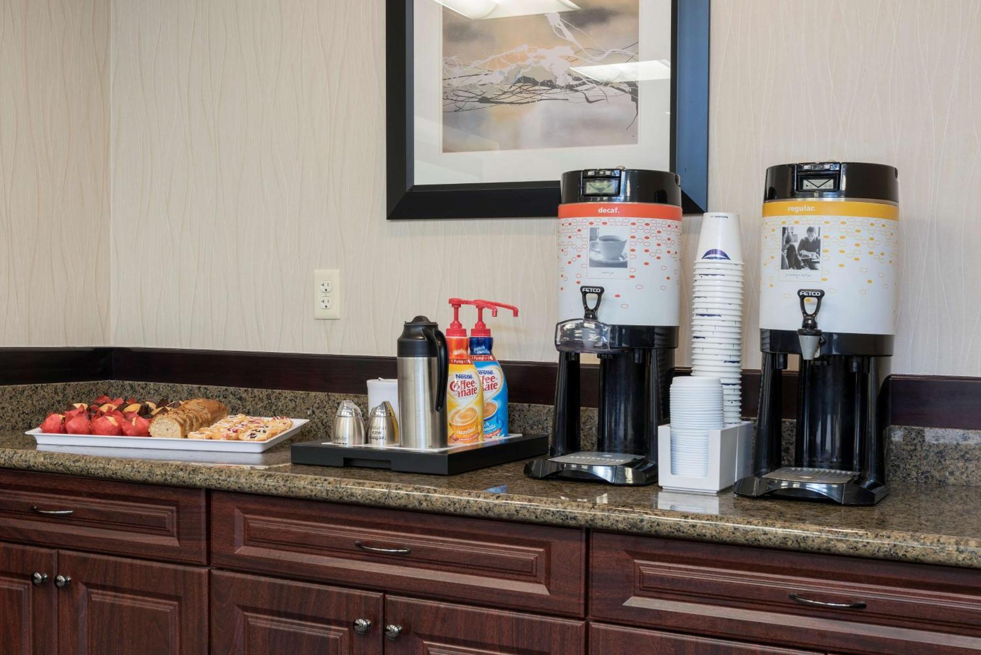 Clinton Township Hampton Inn Detroit Roseville מראה חיצוני תמונה